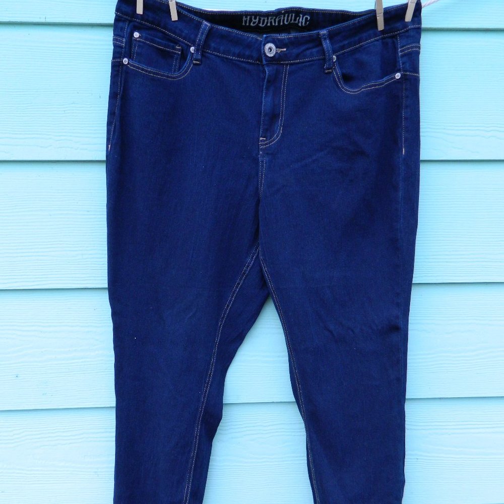 3/$20 Hydraulic Highwaisted Skinny Jeans